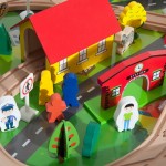 Set trenulete cu masuta si accesorii - Oraselul Sodor - 108 piese